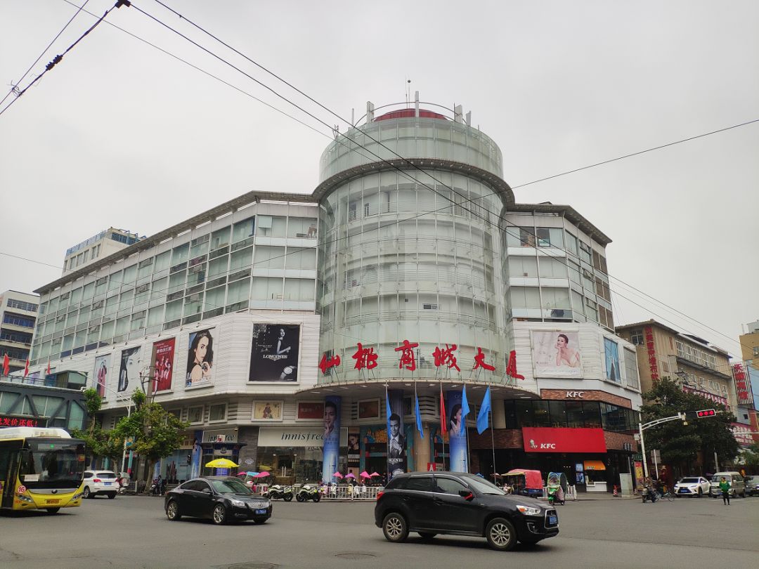 同样是县城购物中心,月销2万和100万的专柜,差距在哪?