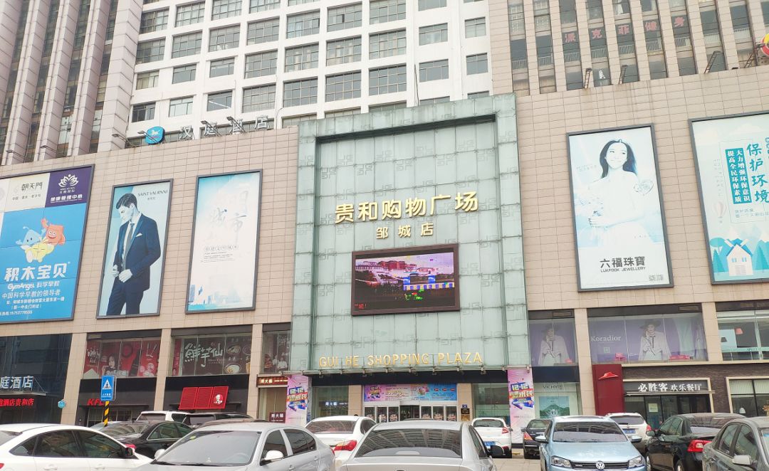 同样是县城购物中心,月销2万和100万的专柜,差距在哪?