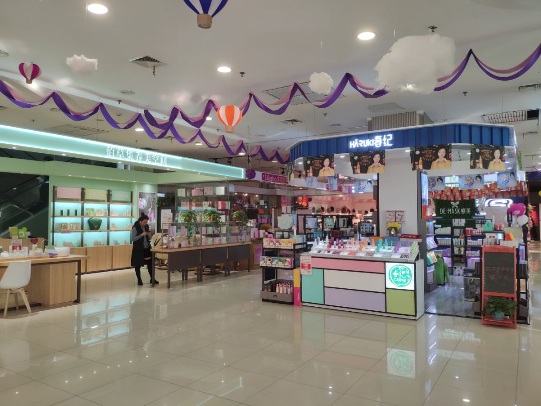 同样是县城购物中心,月销2万和100万的专柜,差距在哪?