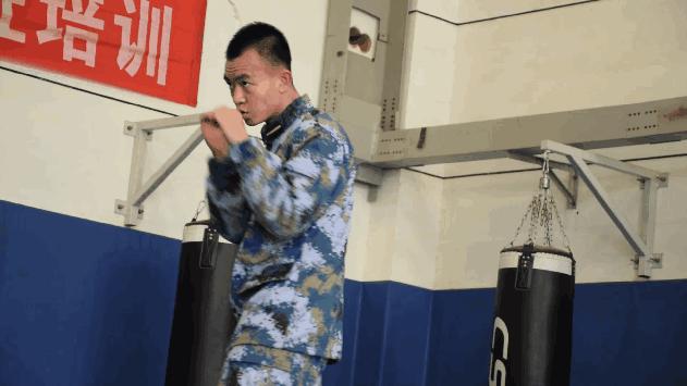 军队搏击视频教学,帅气威武的教官
