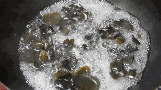 一家三口因这样吃大蒜丧命,一家吃大蒜丧命是真的吗