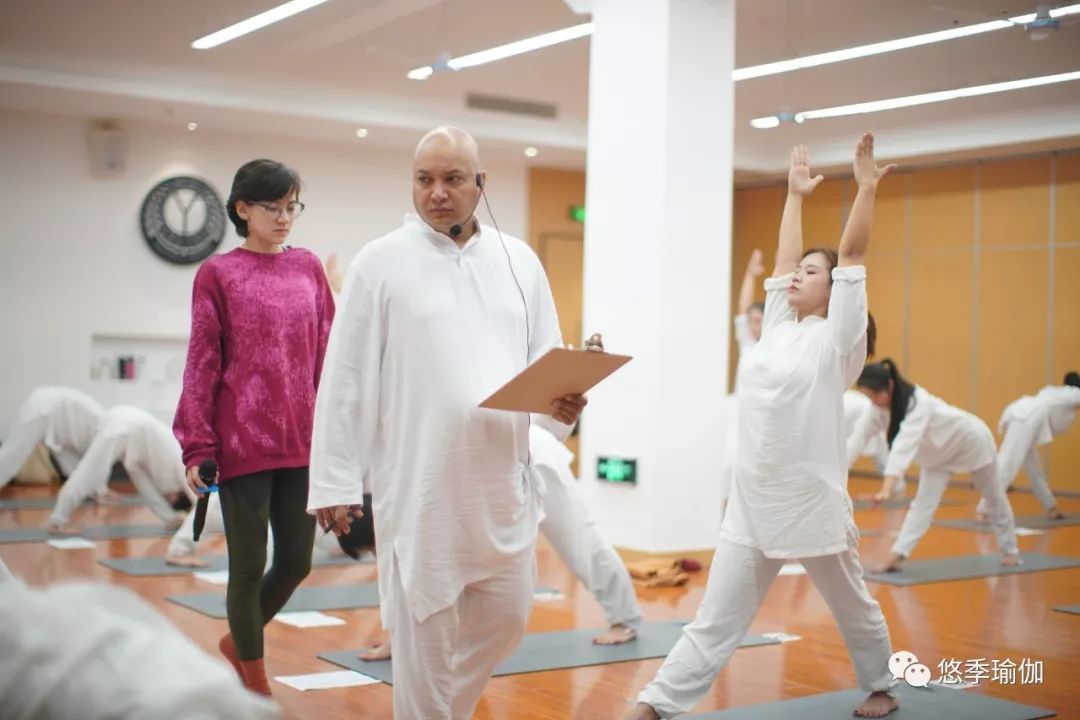 悠季瑜伽和亚协瑜伽哪个好,悠季瑜伽每日瑜伽哪个好