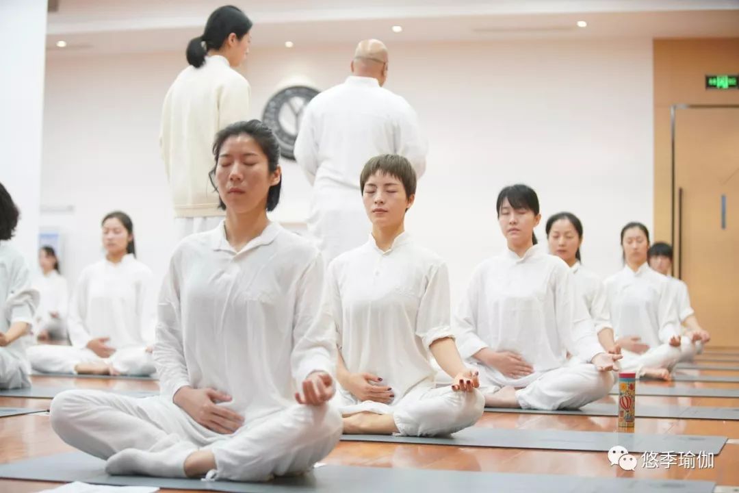 悠季瑜伽和亚协瑜伽哪个好,悠季瑜伽每日瑜伽哪个好