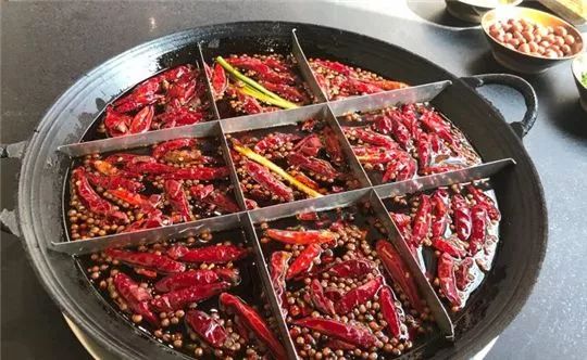 吃遍大连丨春节临近，满大街都是欢乐的红色~看看麻辣火锅，谁最“红”！