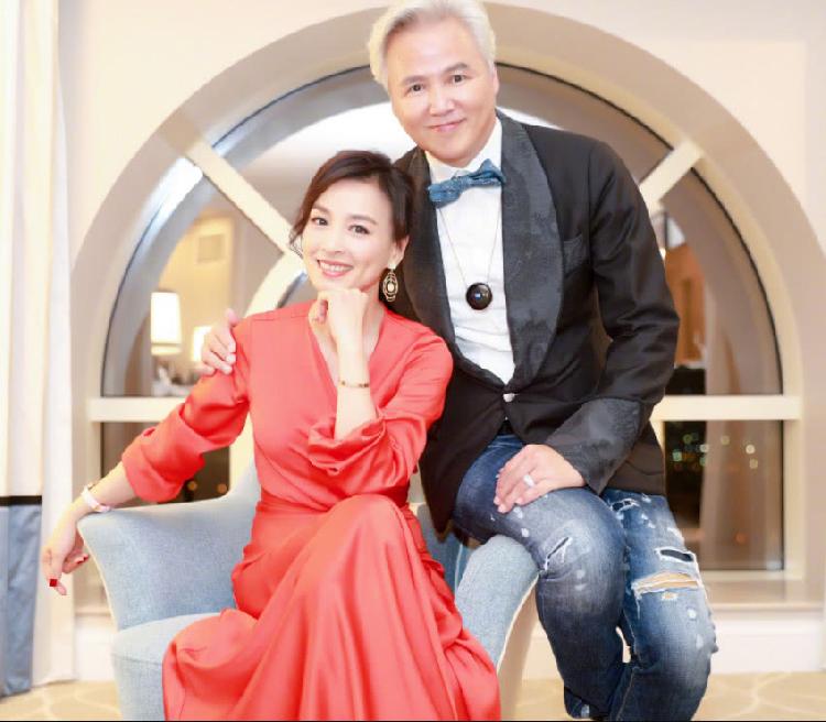 全国有766万代理,百元产品据称拿货价仅14元!张庭夫妇微商品牌TST年纳税超21亿的秘密是什么?