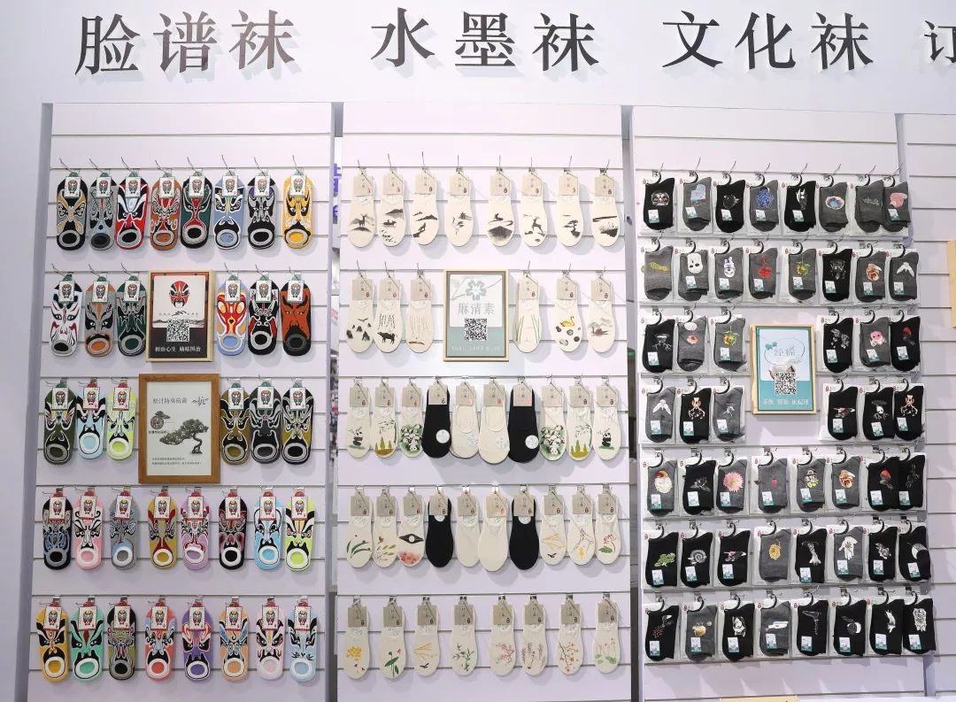「袜艺」新年战衣少不了的配饰，这些诸暨产的“中国风”考虑下