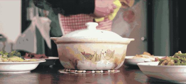 年夜饭必须吃得尽可能丰盛,2018年夜饭怎么吃最有家的味道