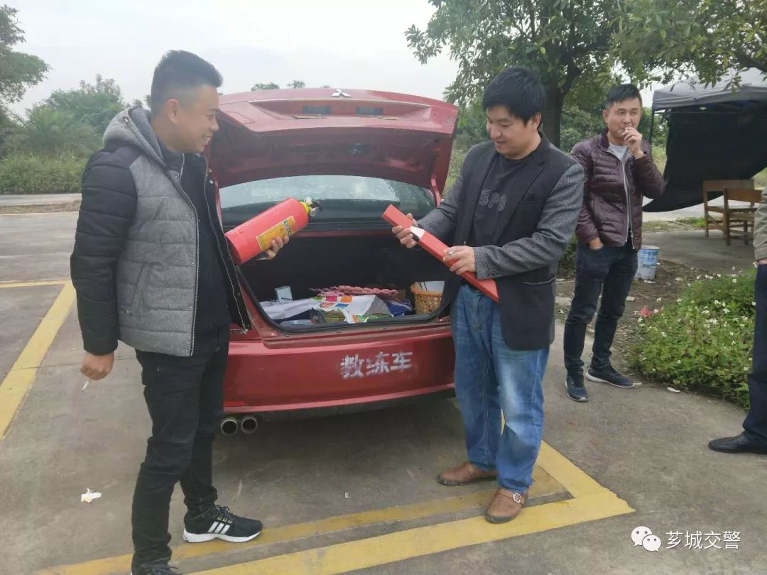 春运进驾校宣传交通安全,交警春运交通安全宣传进驾校