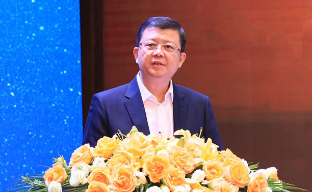 贺州市委书记李宏庆发表2019年新春贺词