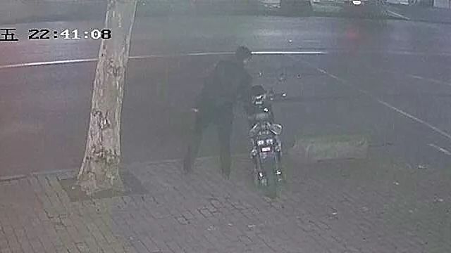 民警执法实录,民警执法过程中让当事人闭嘴