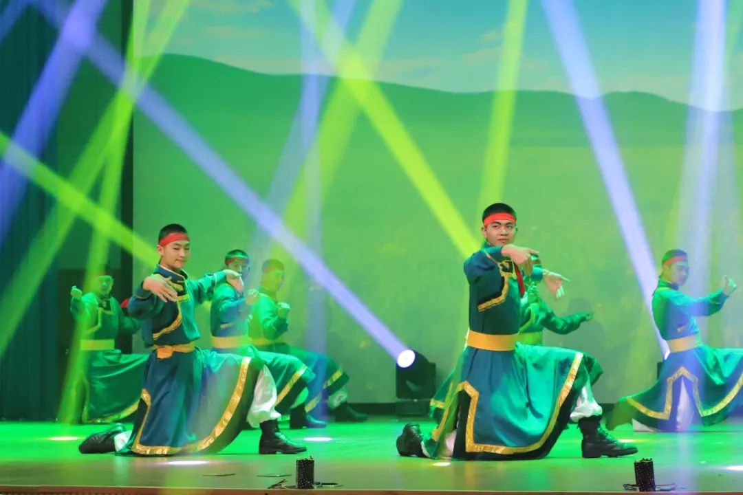 如何为获奖者发表颁奖词,夏北浩获得的称号