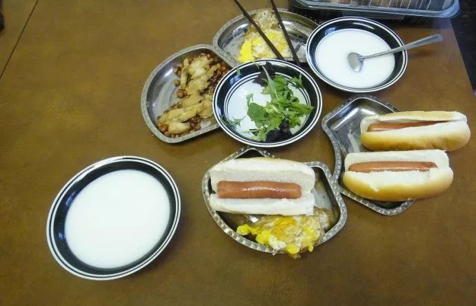 本命年穿红衣服必须是当年买的吗,本命年穿红是提前一年还是本年穿