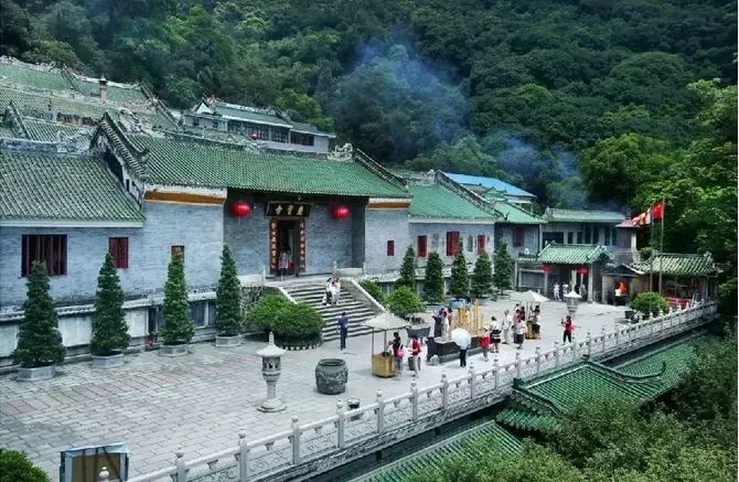 来吧！侧田、黄凯芹邀你到鼎湖一起过大年！