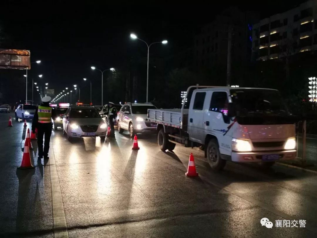 心存侥幸违法酒驾刚上路就被查,侥幸心理要不得冒险酒驾被查处