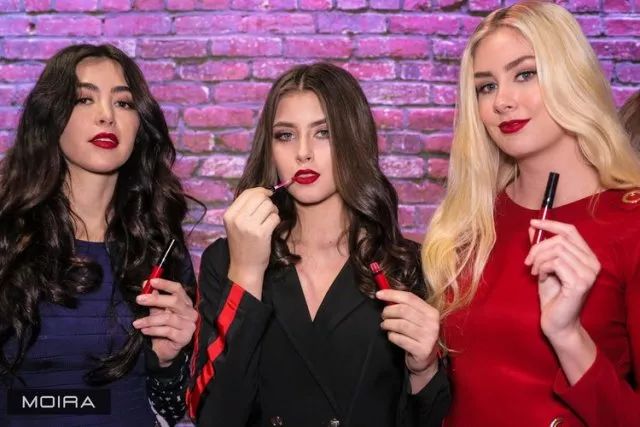 买嘴唇笔买一支装的,买唇线笔