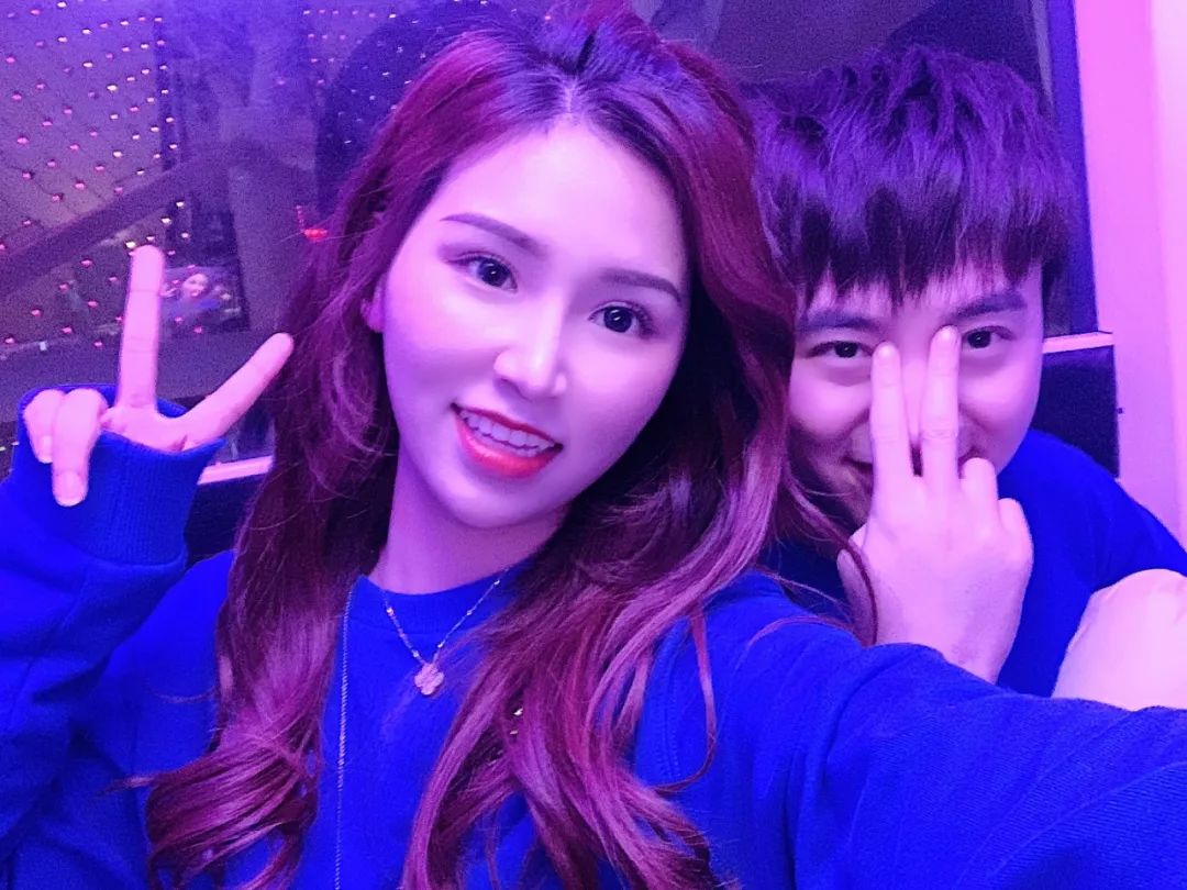 情侣装这么穿回头率绝对200%,与闺蜜男朋友穿情侣装