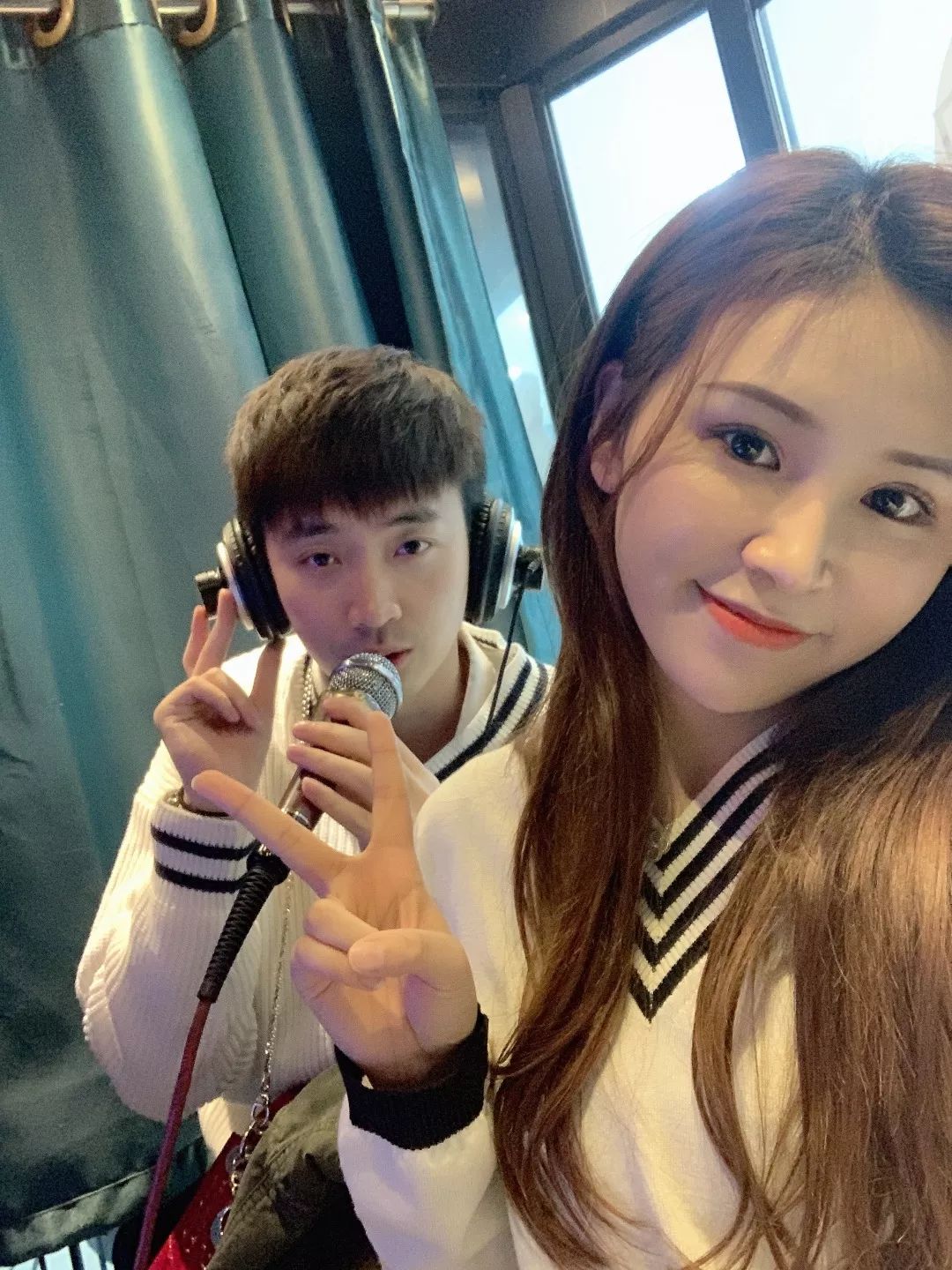 情侣装这么穿回头率绝对200%,与闺蜜男朋友穿情侣装