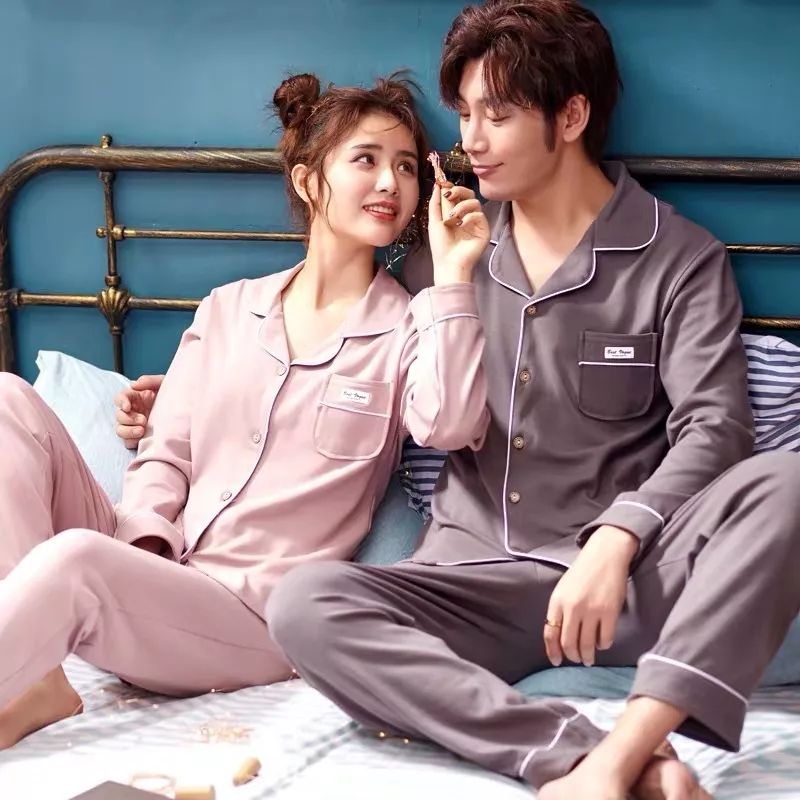 情侣装这么穿回头率绝对200%,与闺蜜男朋友穿情侣装