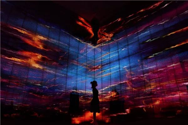 奇特深圳:劣势即优势新生代力量正在集结