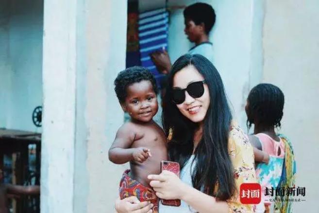 挤在非洲28人间里过春节！这个90后女孩太酷，6年穷游走遍43个国家