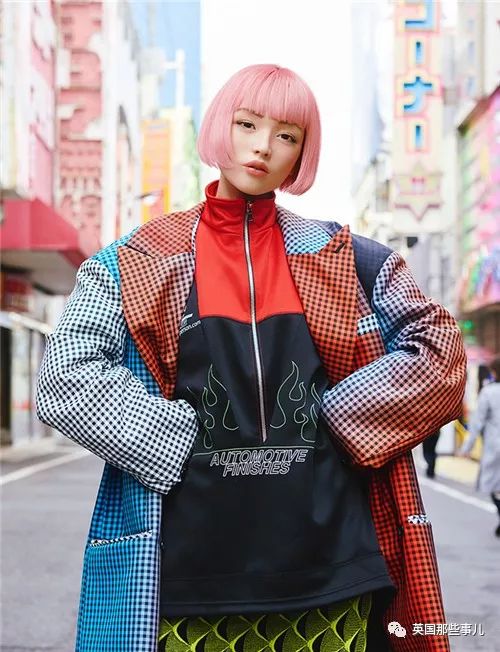 粉红波波头模特,高颜值圆脸中国女性模特