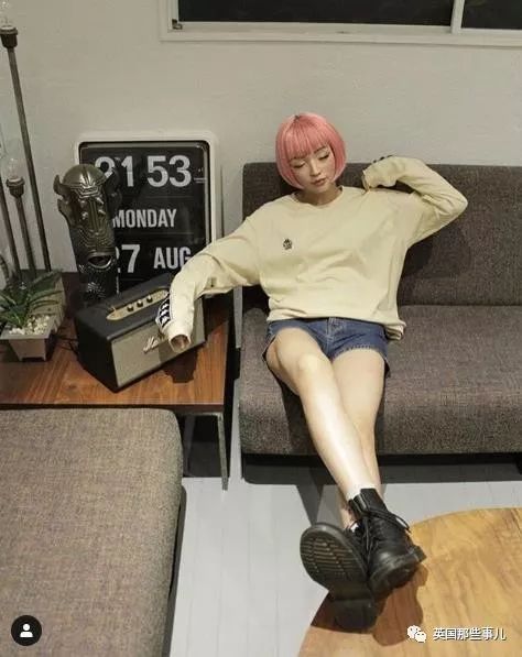 粉红波波头模特,高颜值圆脸中国女性模特