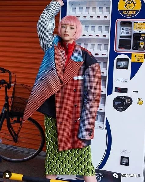 粉红波波头模特,高颜值圆脸中国女性模特