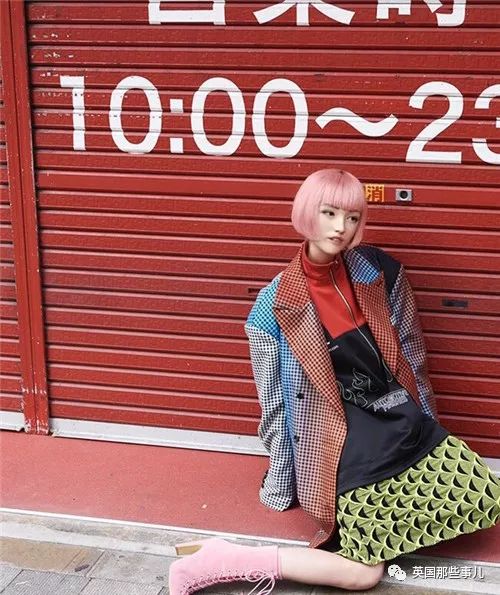 粉红波波头模特,高颜值圆脸中国女性模特