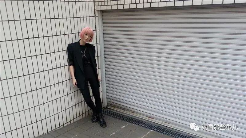 粉红波波头模特,高颜值圆脸中国女性模特