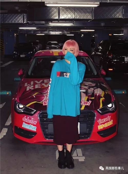 粉红波波头模特,高颜值圆脸中国女性模特