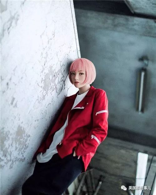 粉红波波头模特,高颜值圆脸中国女性模特