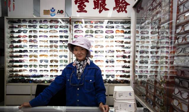 港星名人买买买:柬埔寨千金小姐,北角的眼镜皇后|香港市井⑯