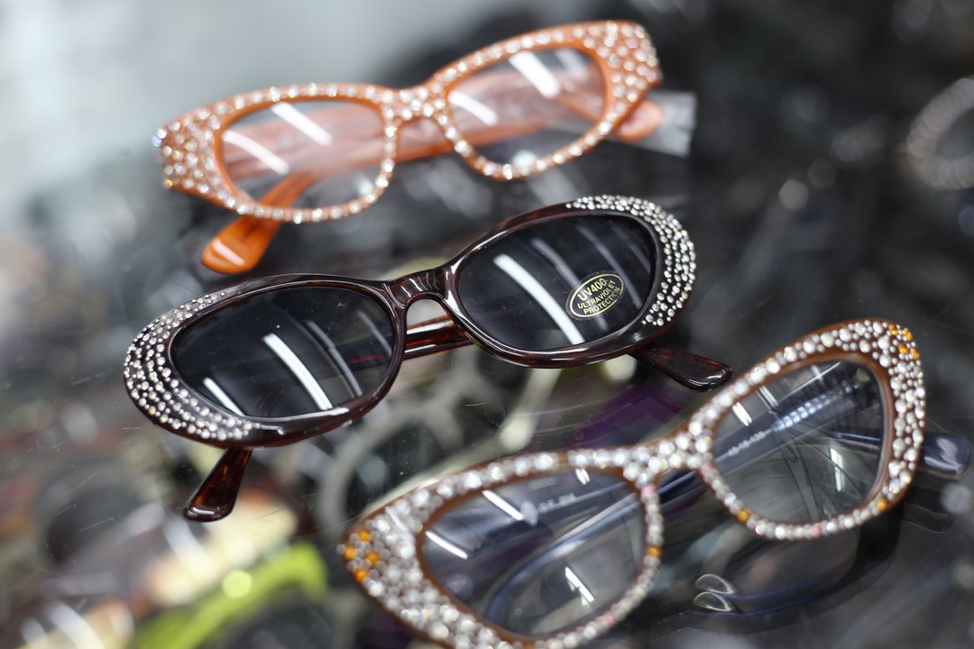 港星名人买买买:柬埔寨千金小姐,北角的眼镜皇后|香港市井⑯