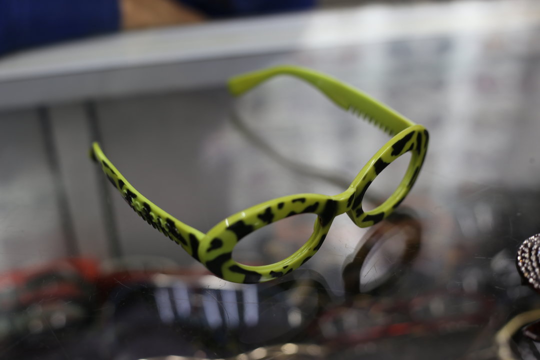 港星名人买买买:柬埔寨千金小姐,北角的眼镜皇后|香港市井⑯