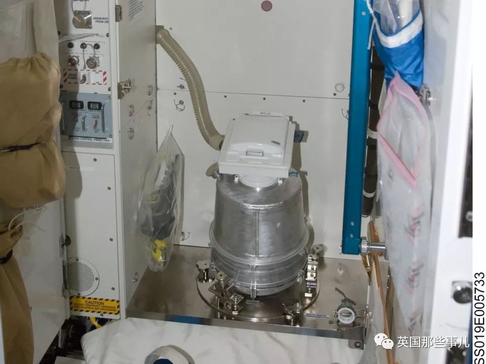 尴尬!国际空间站1900万美元的厕所爆了……宇航员似乎更加难过了起来