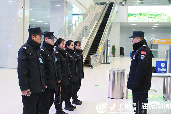 高铁站安检员休息,高铁安检员累不累