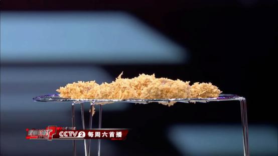 别再用刀刮鱼鳞了！只需这一味调料鱼鳞轻松去除