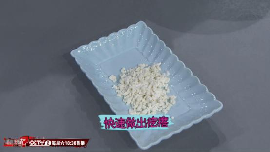 别再用刀刮鱼鳞了！只需这一味调料鱼鳞轻松去除