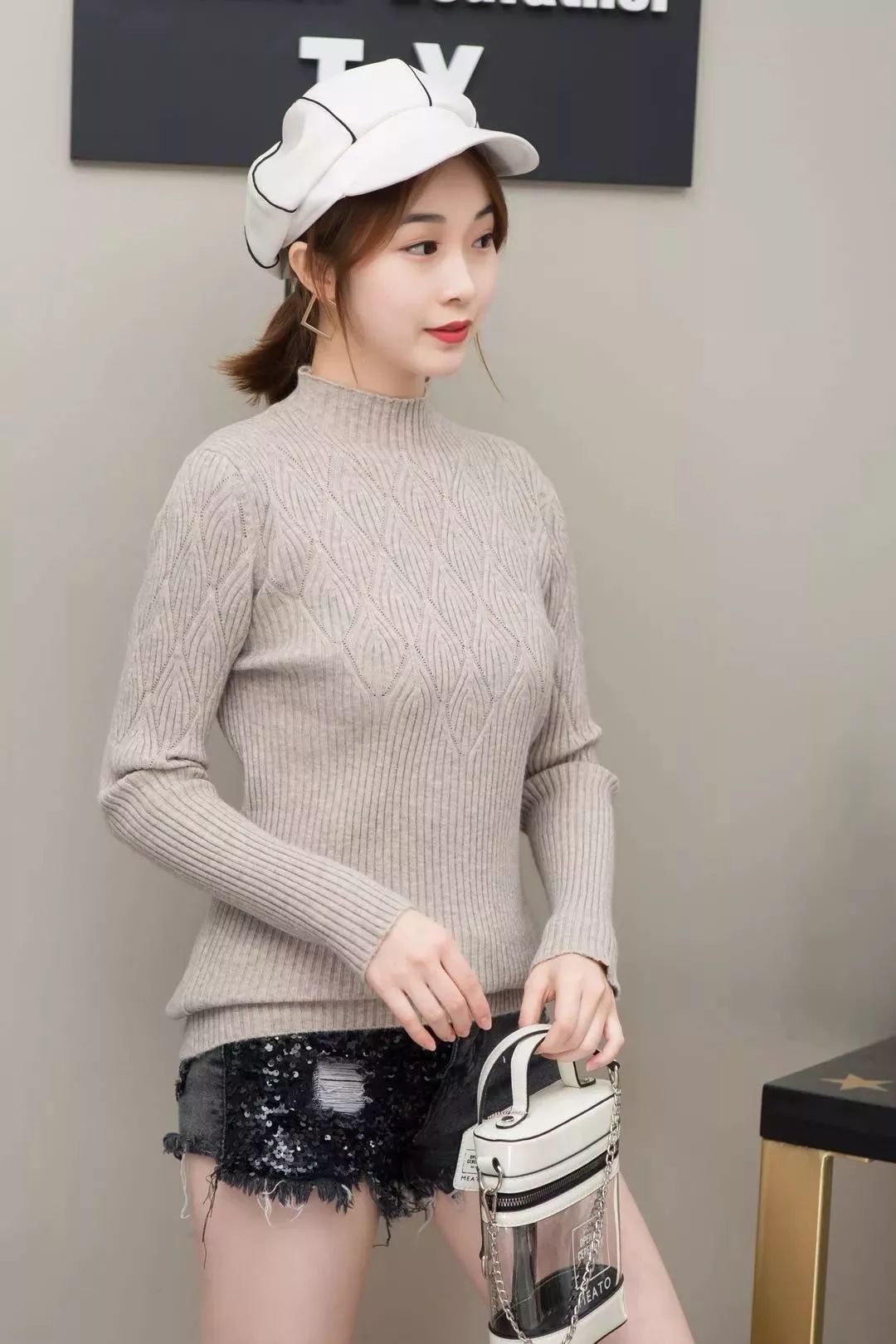 老板疯了!羊绒大衣全场低至0.75折,柳州这个地方要被挤爆啦