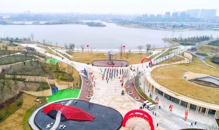 年度访谈丨专访秀洲国家高新区管委会主任严加友