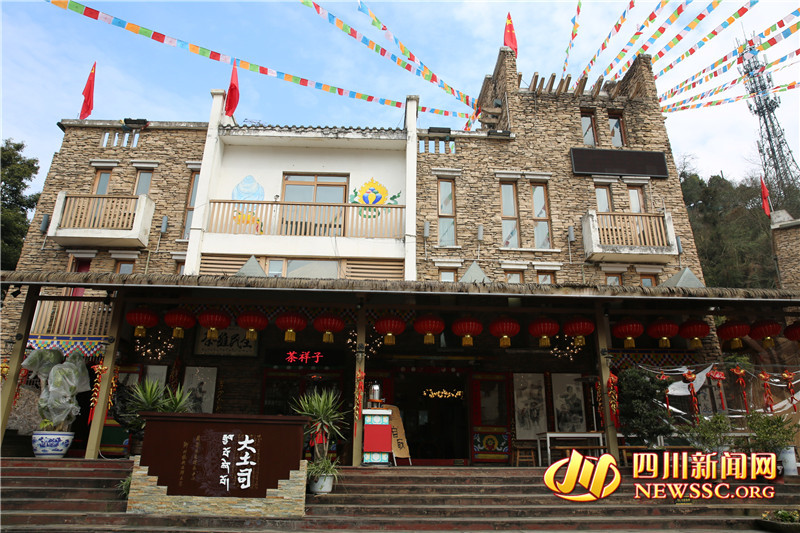 “带劲豆花”“幸福酥肉”好火红“茶祥子”好有“科技范”