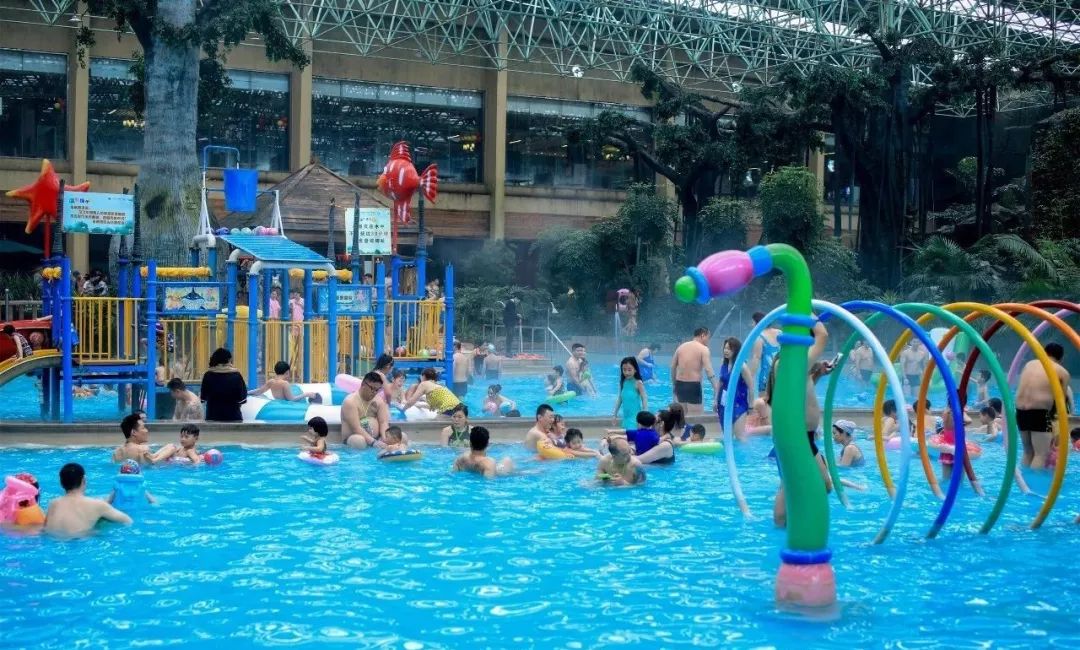 趁着假期来泡温泉吧,趁夏天还没来赶紧泡个温泉