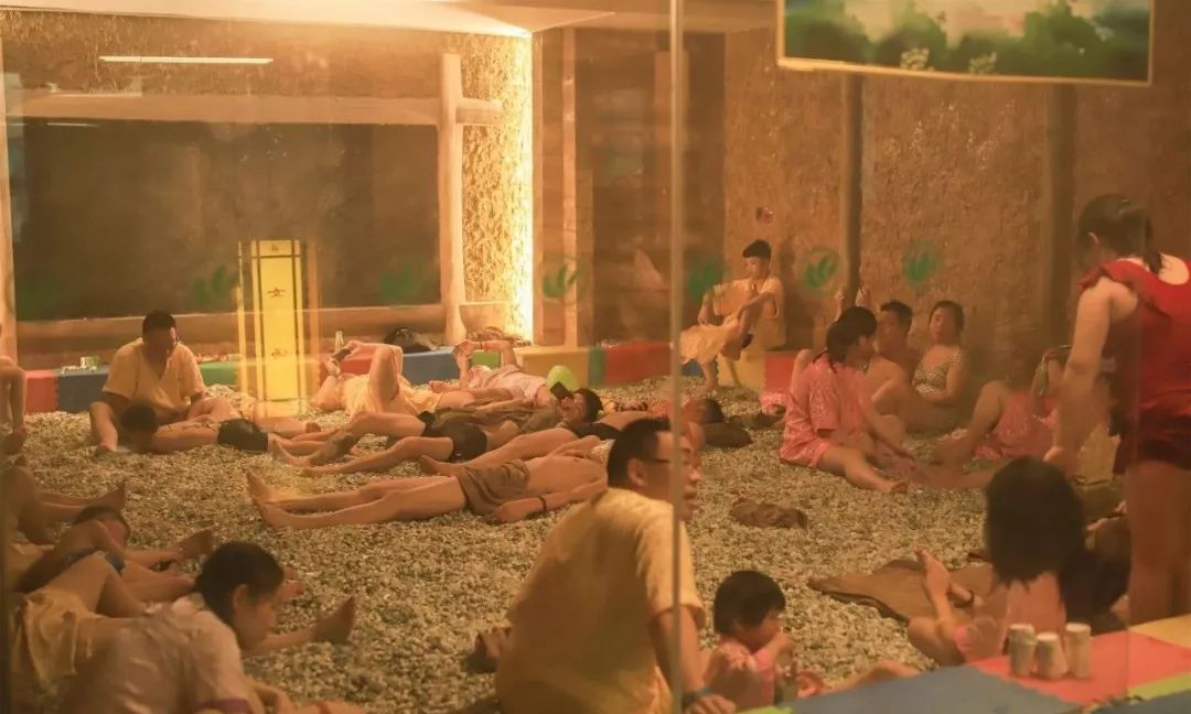 趁着假期来泡温泉吧,趁夏天还没来赶紧泡个温泉