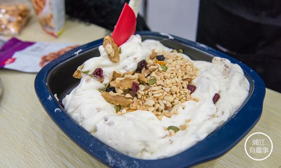 大过年的！新华路这家店要成网红了！大批爱家女士蜂拥而至