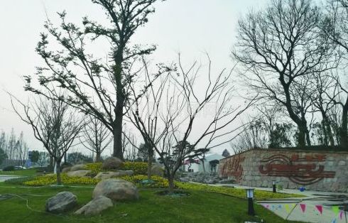 再上6天班就是五一假期,再上六天班就要集体放假