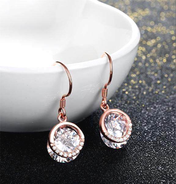 适合日常戴的耳环,适合戴什么款式的耳环比较有气质