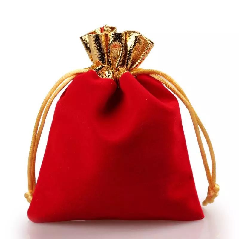 岩村路两位阿婆拿金首饰去“开光”,结果被掉包成了这东西!