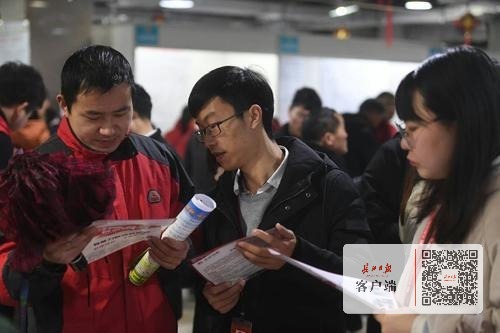 春风行动新春人才招聘会举行,博白飞扬在线春风行动网络招聘会