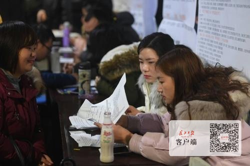 春风行动新春人才招聘会举行,博白飞扬在线春风行动网络招聘会