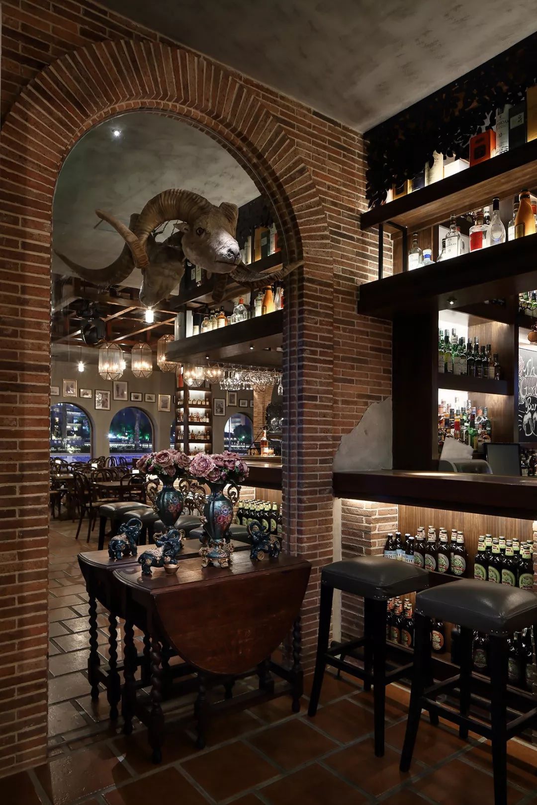 开年首发｜范江：记忆中的花园——记老外滩花园酒吧